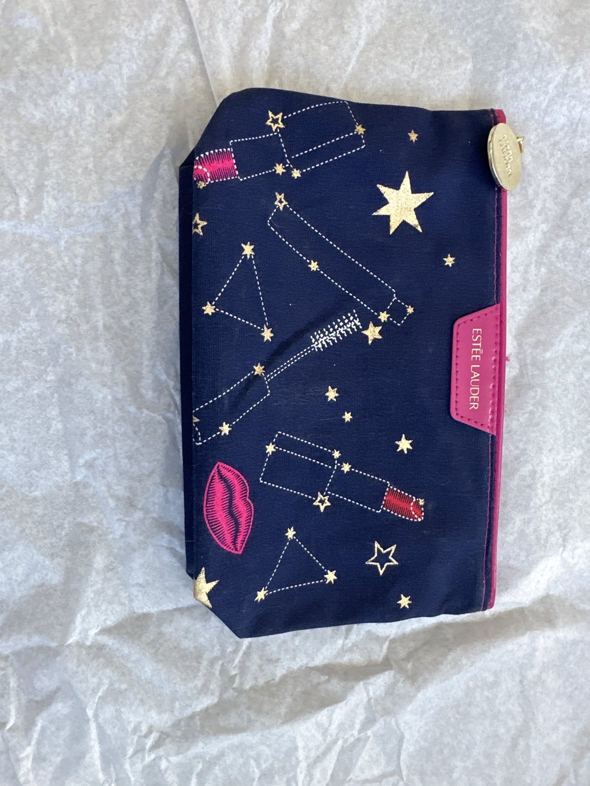 Estée Lauder cosmetic bag thumbnail