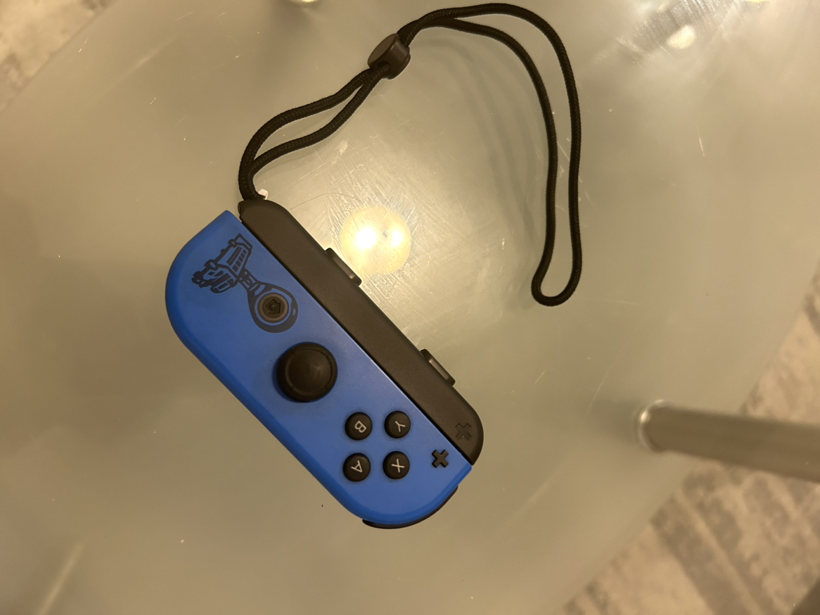 Nintendo Switch - Joy-Con (R) Fortnite Edition(FREE wrist strap) - photo 2