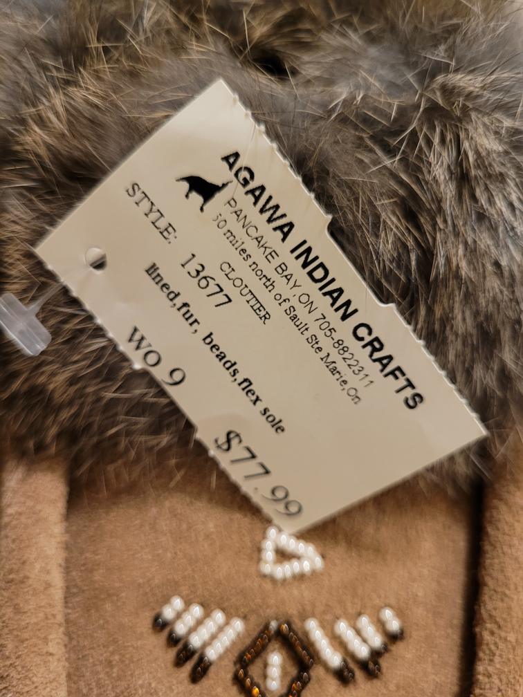 BNWT Genuine Leather and Fur Moccasins image indicator(4)