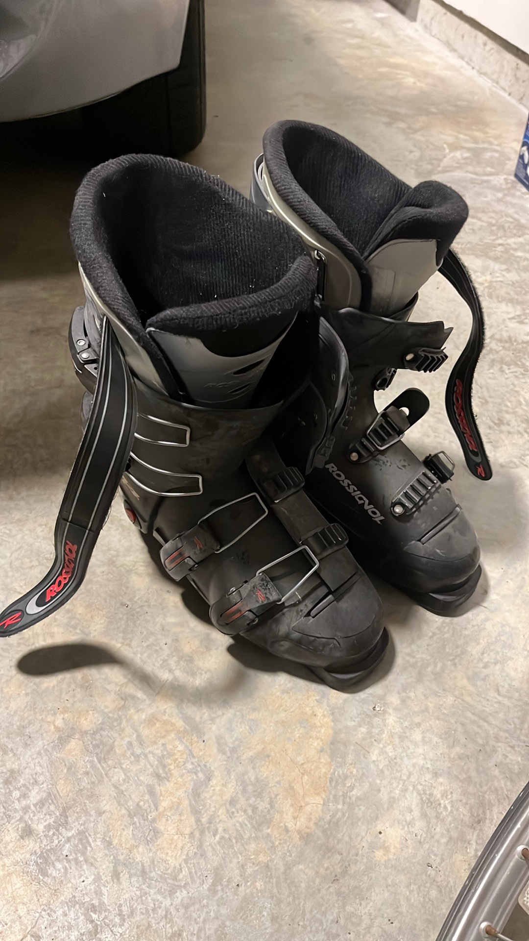 Rossignol ski boots thumbnail
