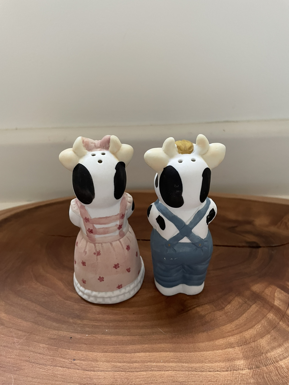 Vintage Ceramic Cow Salt and Pepper Shakers image indicator(2)