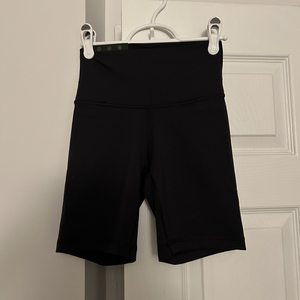 Aritzia Tna short leggings