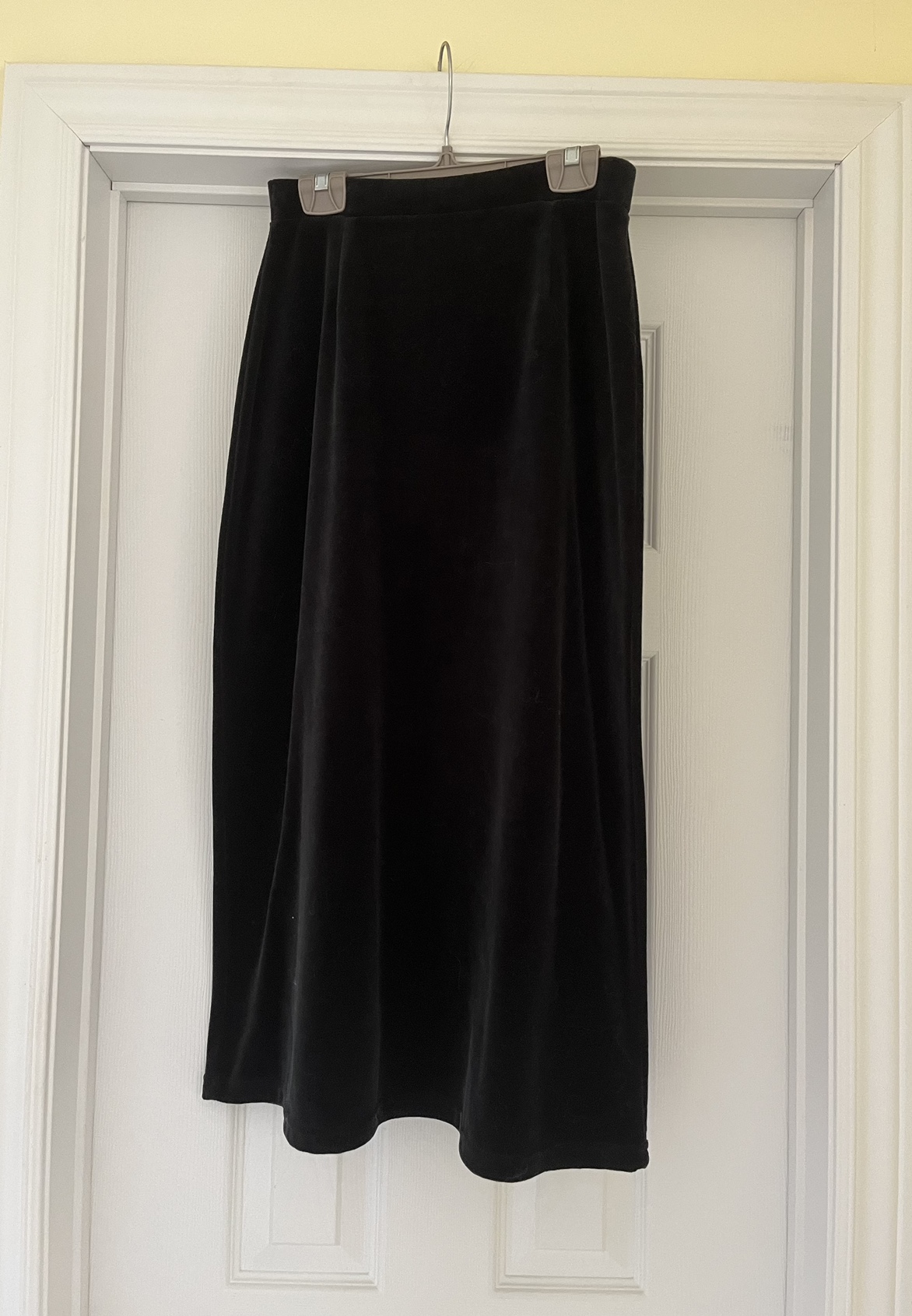Black velvet skirt thumbnail