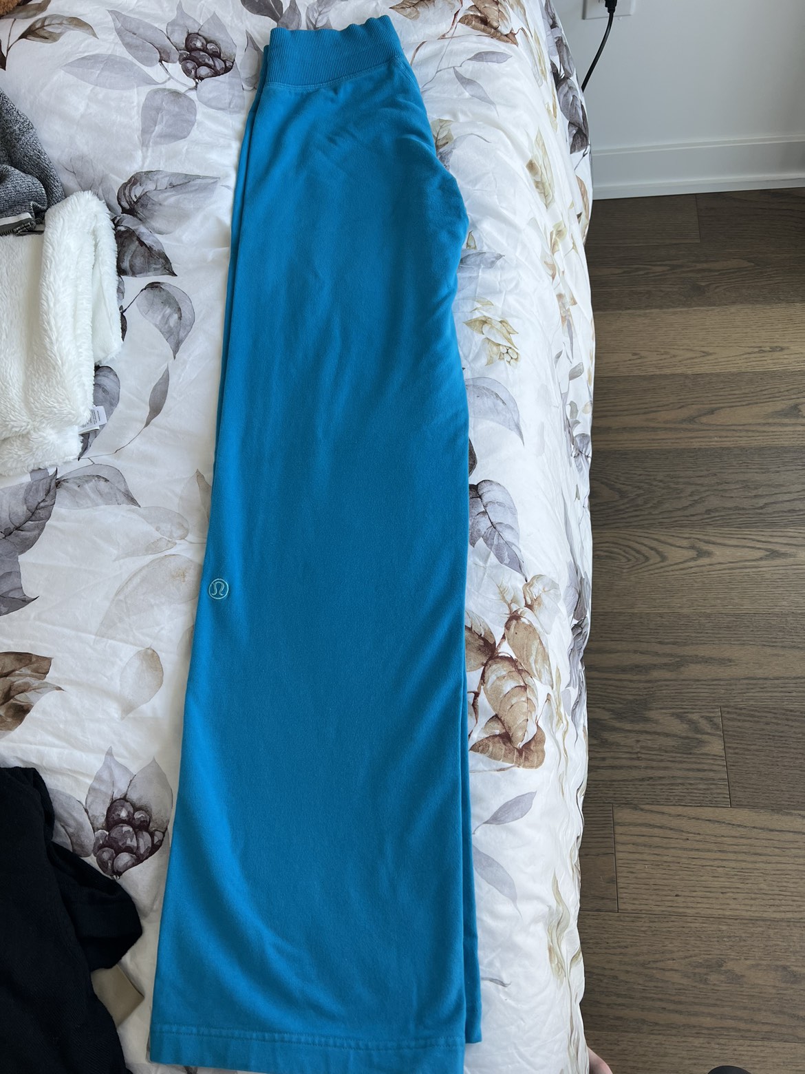 🦃Lululemon pant size 4 LIKE BRAND NEW - photo 2