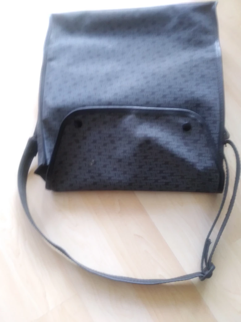 Antique OLIVETTI LETTERA 30 Typewitter in original bag image indicator(2)