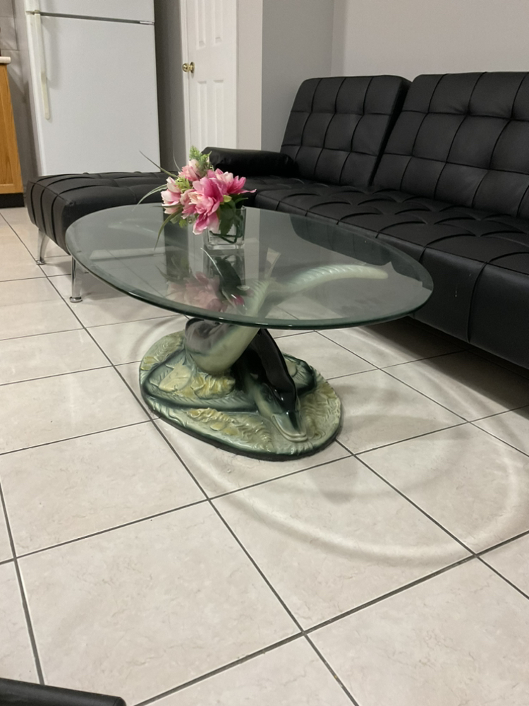 Round coffee table moving out sale!!!! image indicator(2)