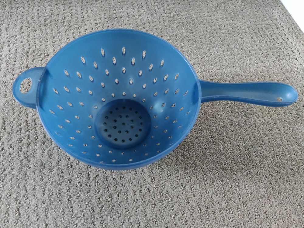Colander / Strainer - Blue Round with Handle image indicator(2)