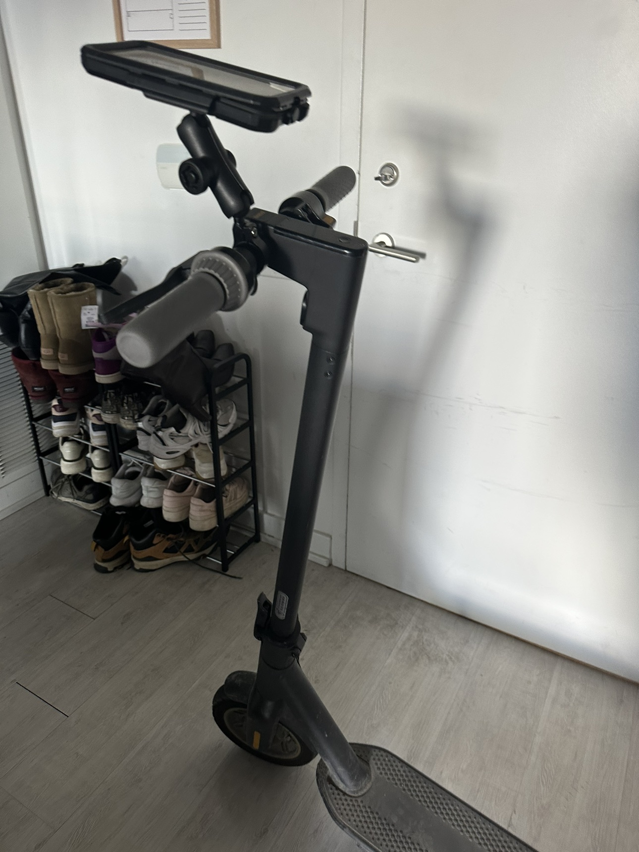 Ninebot G30P max adult electic scooter - telephone holder + pump - photo 2