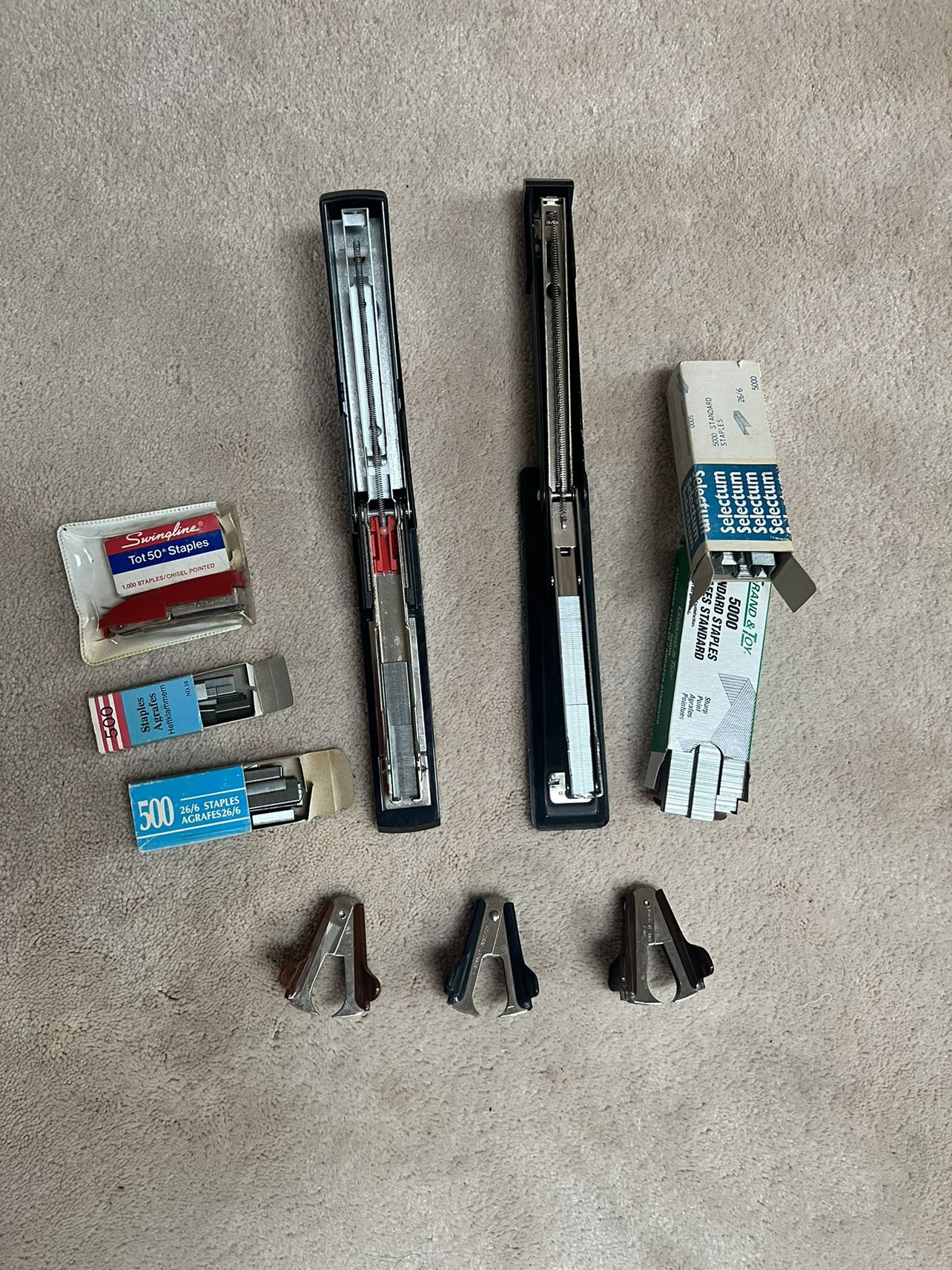 Staplers, staples and removers, everything for $25 - photo 3