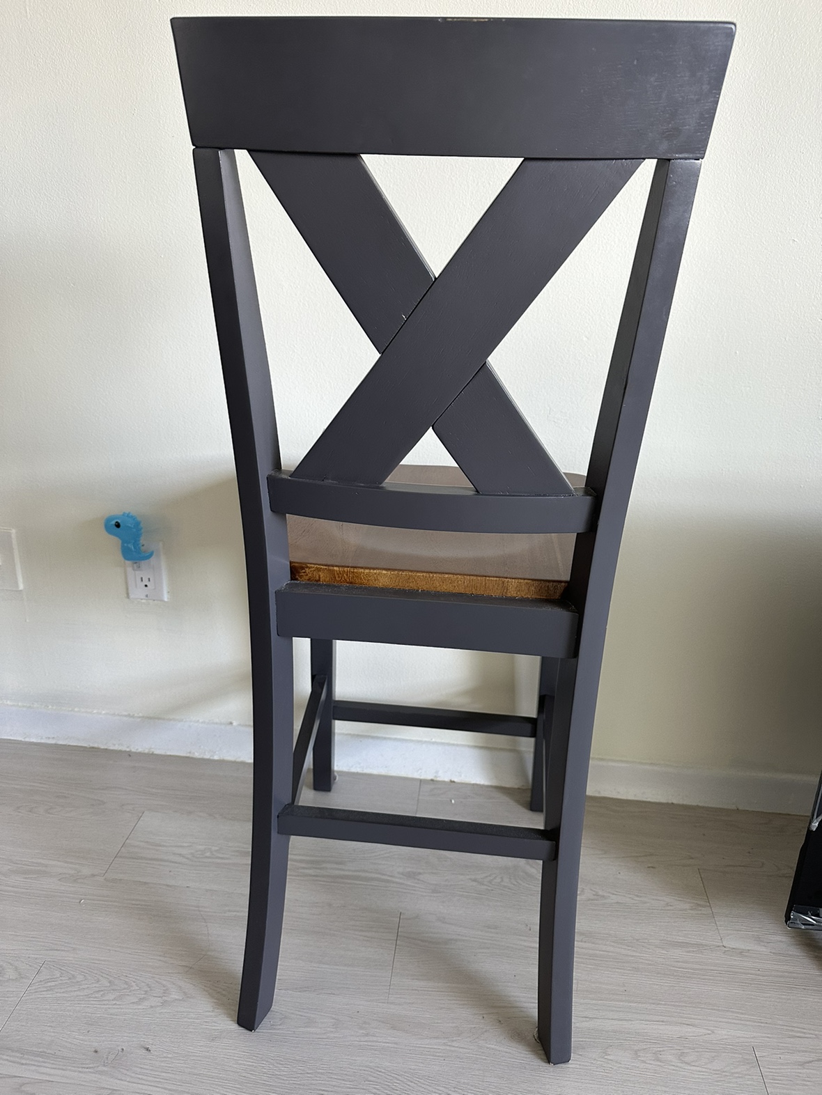 Kitchen Island and Chairs - photo 5