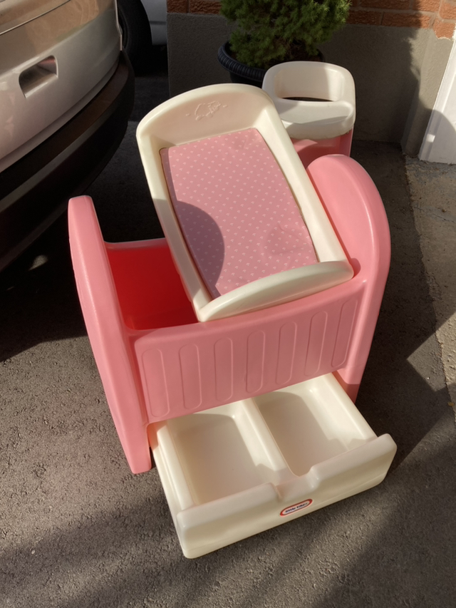 Little tikes doll furniture x2. $30 - photo 4