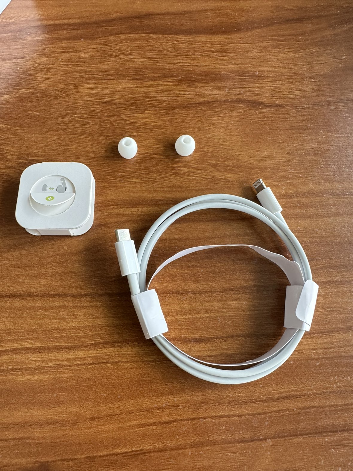 Apple AirPods Pro | Barely used - photo 2