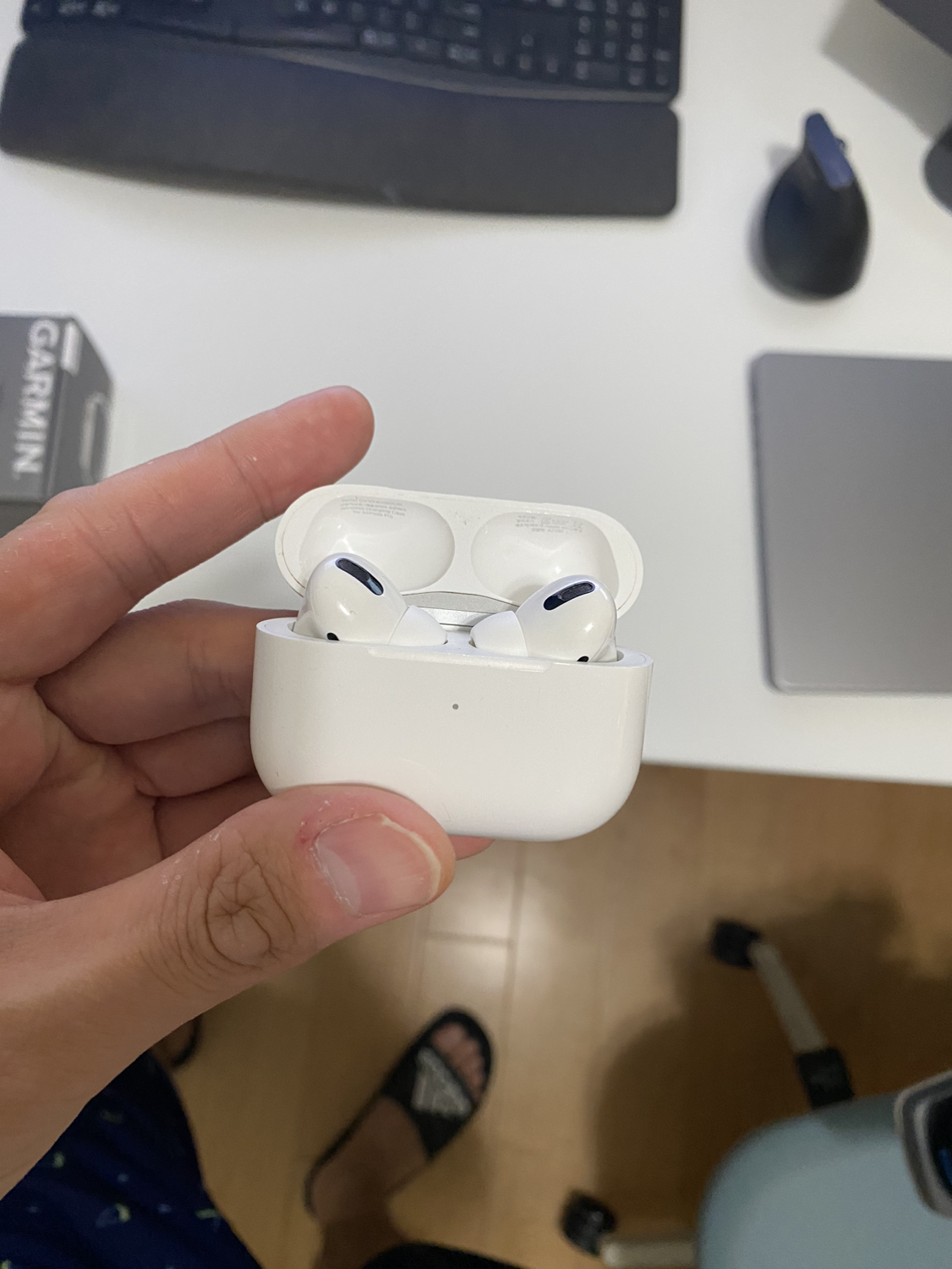 Apple airpods pro 1st gen
