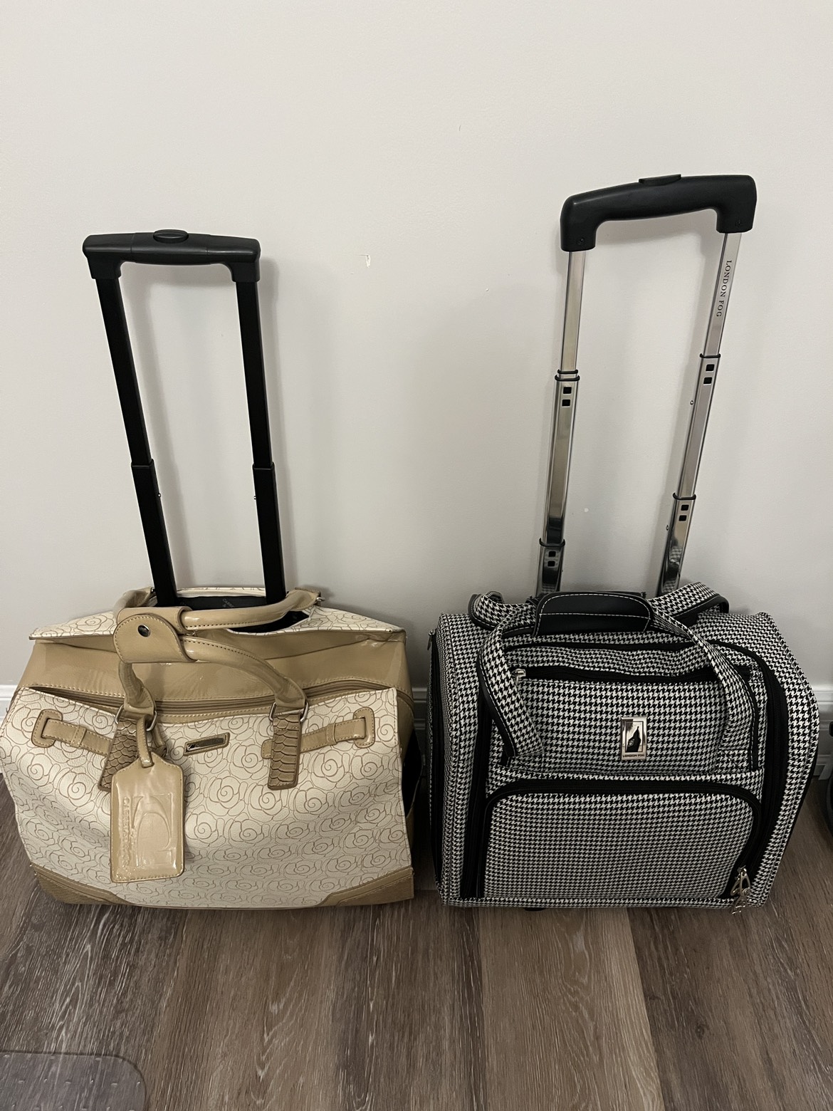 Women’s rolling briefcases/luggage