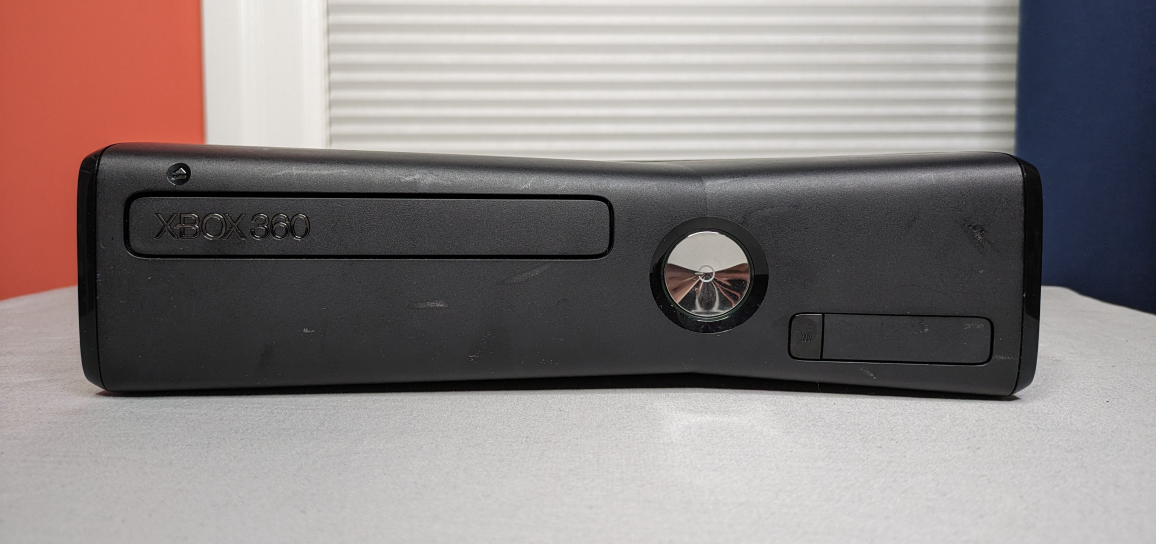 Xbox 360 S - 250GB - Working thumbnail