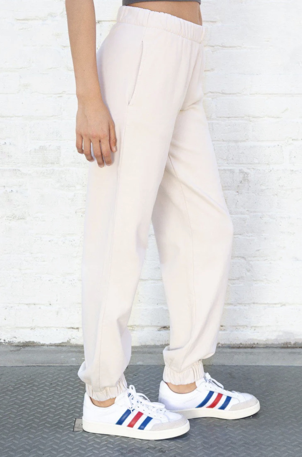 Brandy Melville Rosa Sweatpants in White / Light beige - photo 2