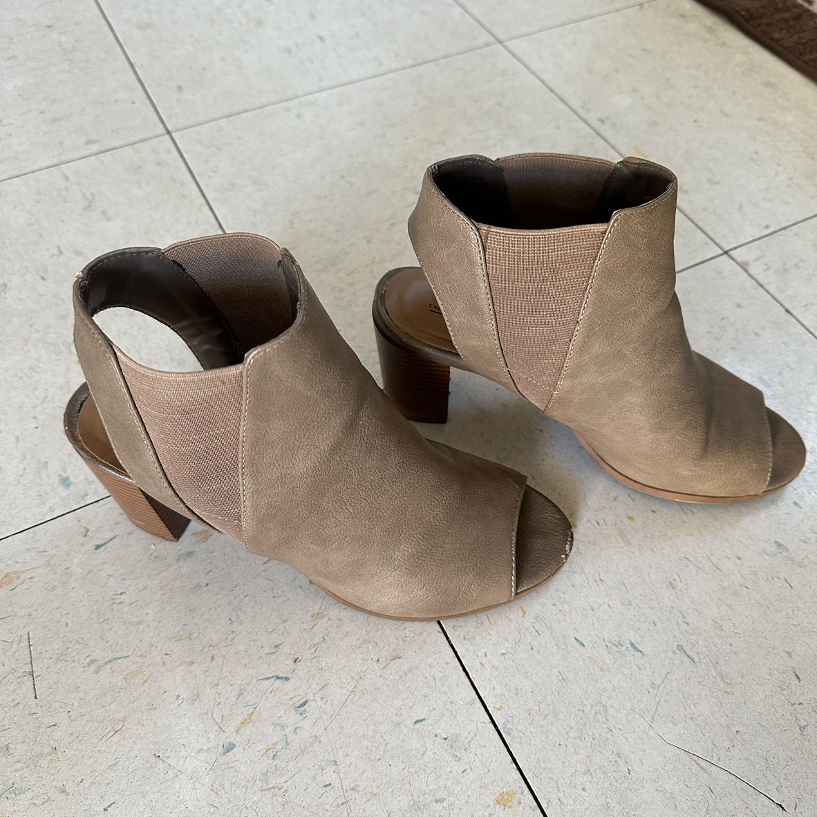 Call it Spring Heels Size 9 🦃 image indicator(2)