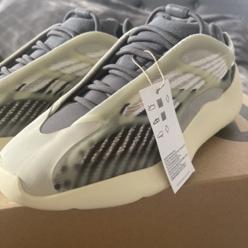 Yeezy 700 - photo 3