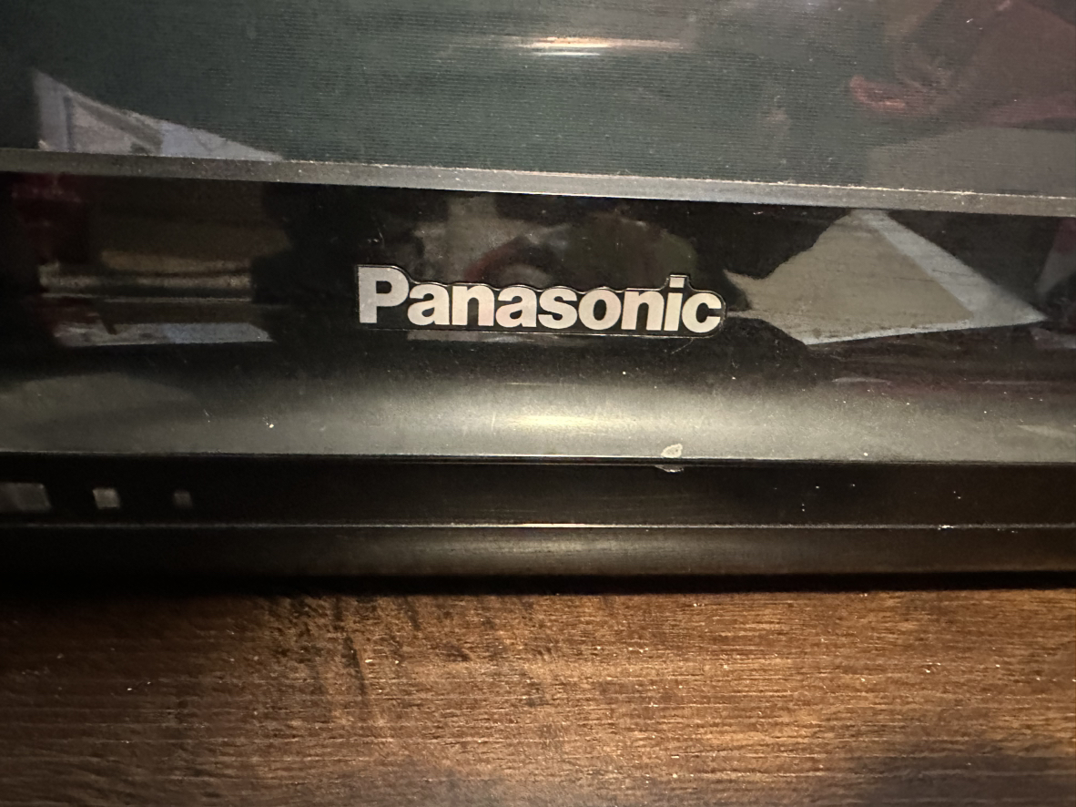 42” Panasonic Viera Plasma TV with wall mount image indicator(6)
