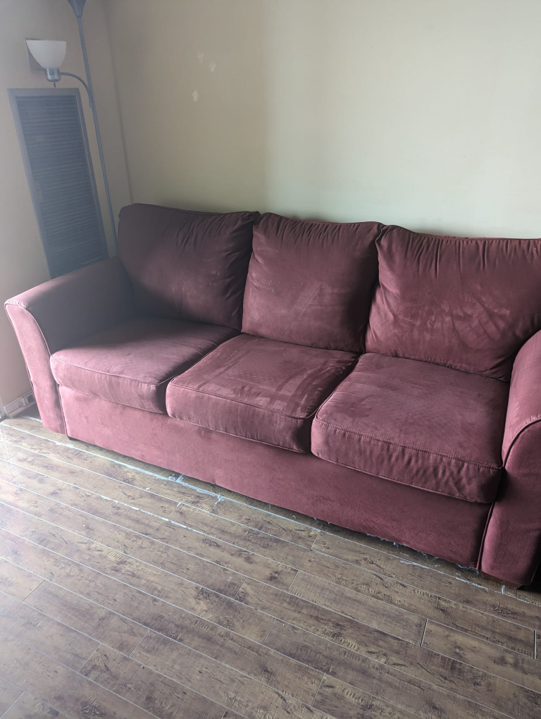 3 seatee sofa - photo 2