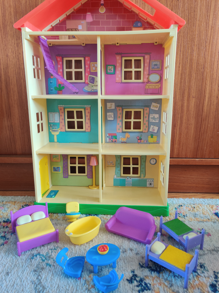 Peppa Pig Toy House and Furniture