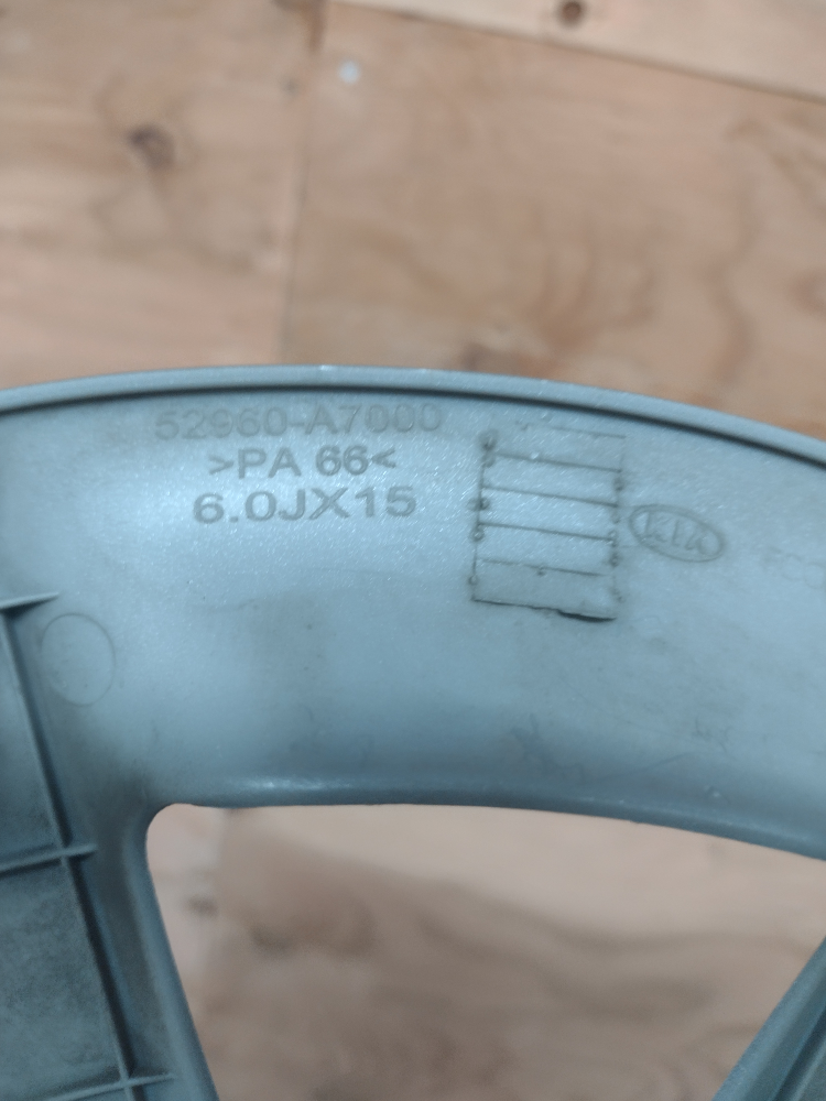 Kia hub caps - photo 3