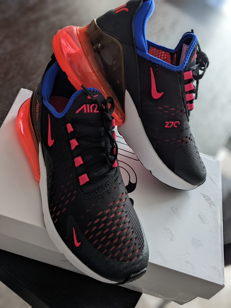Nike Air Max 270 - size 8.5 WMN - Brand New