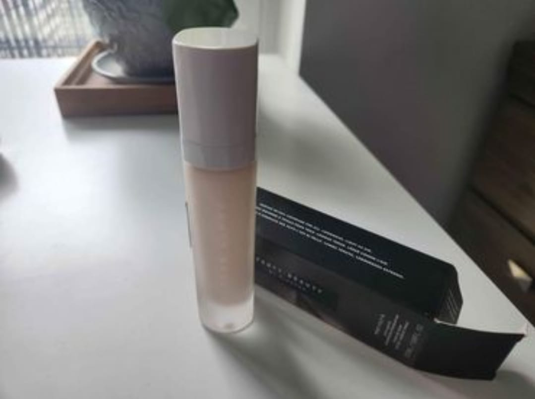 Fenty Beauty Foundation image indicator(3)