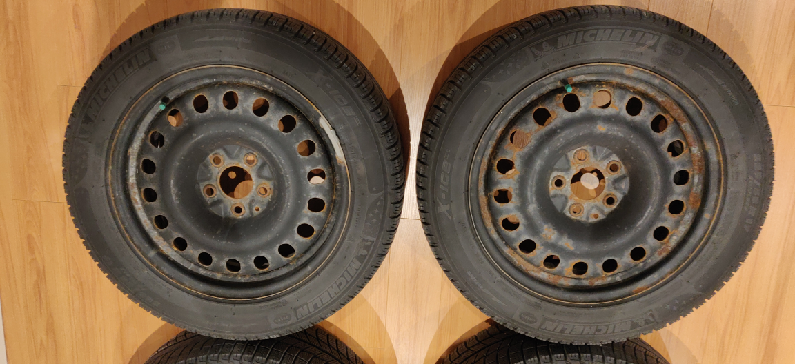 4 used Michelin X-Ice winter tires 225/55 R17 image indicator(8)