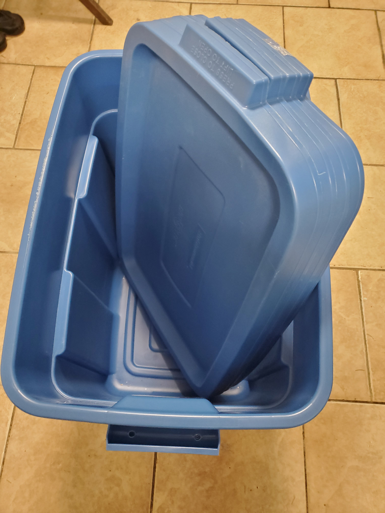 4 Brand New Storage Bins 68 liters each image indicator(2)