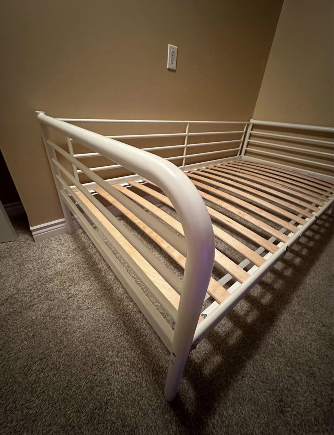 Ikea metal bed. - photo 2