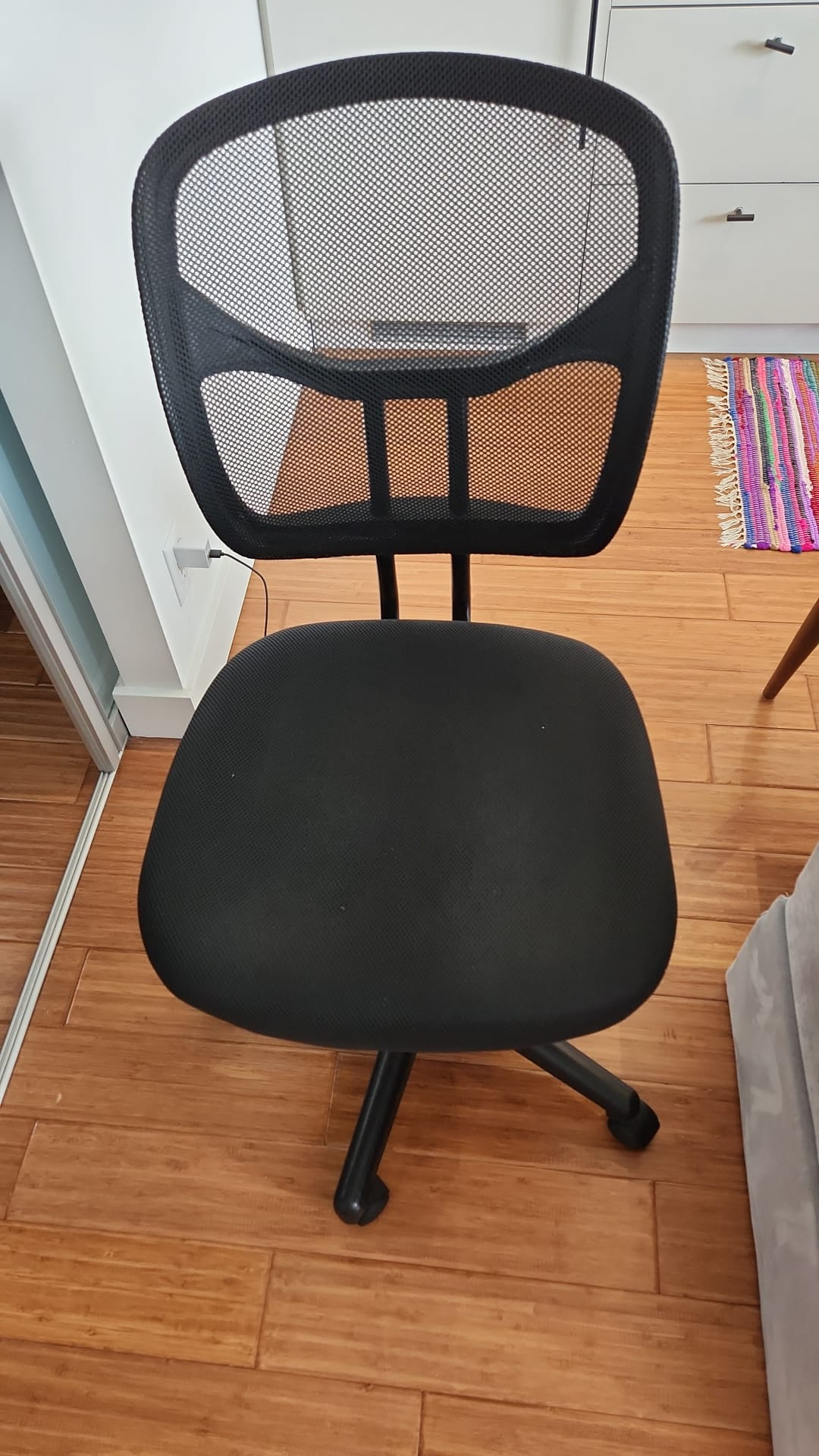 Desk chair thumbnail