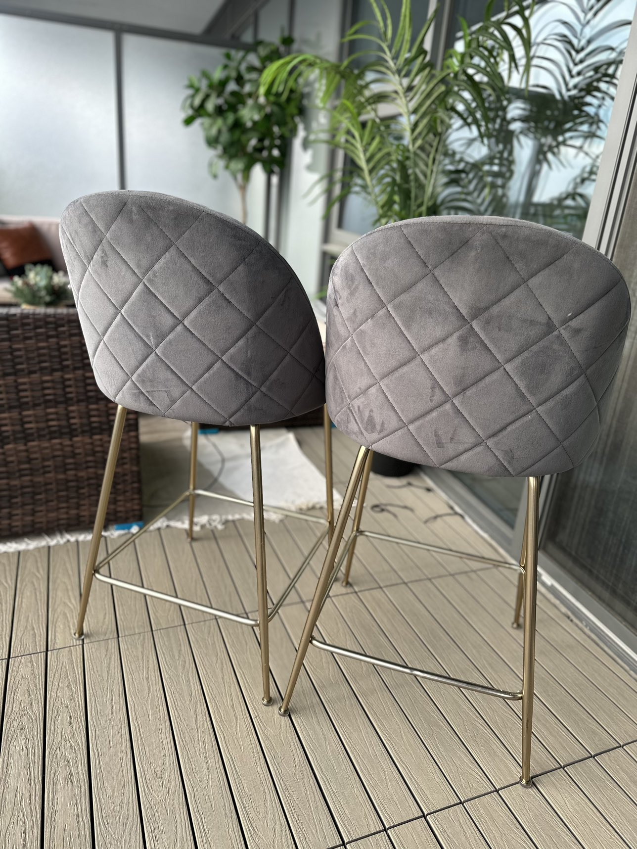 Barstools with gold legs and velvet fabric - photo 3