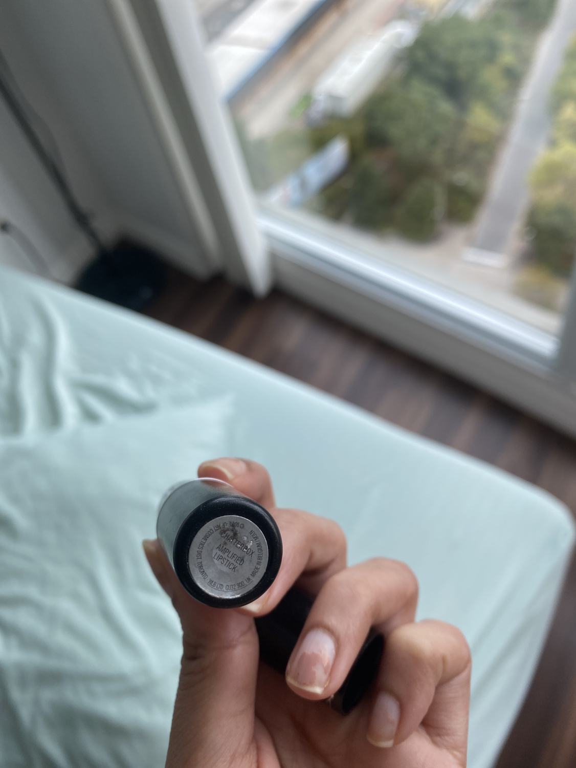 Lipsticks from various brands- see description image indicator(6)