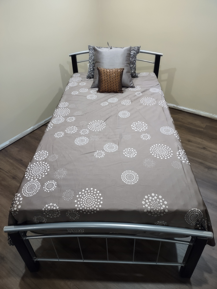 Twin bed thumbnail
