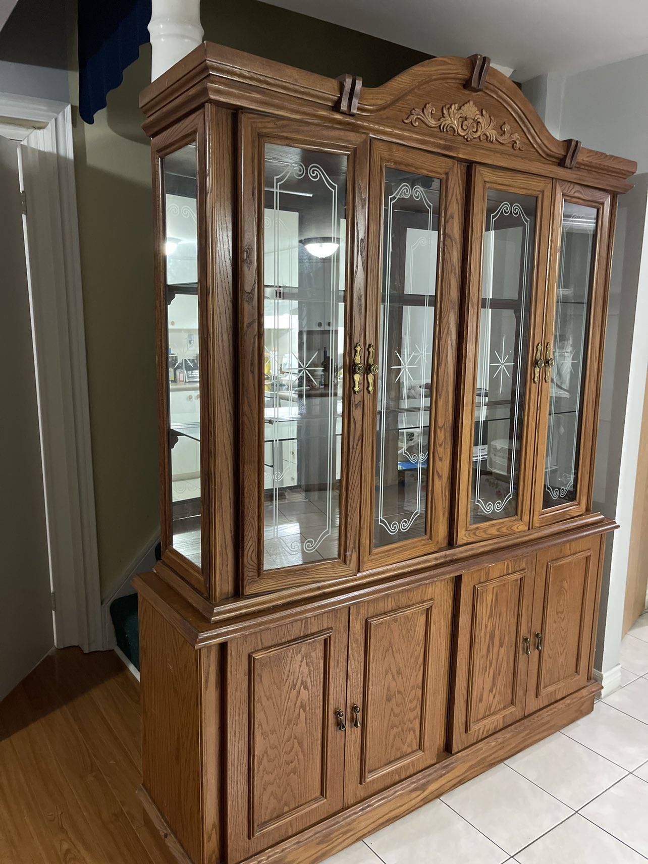 Dining table for sale