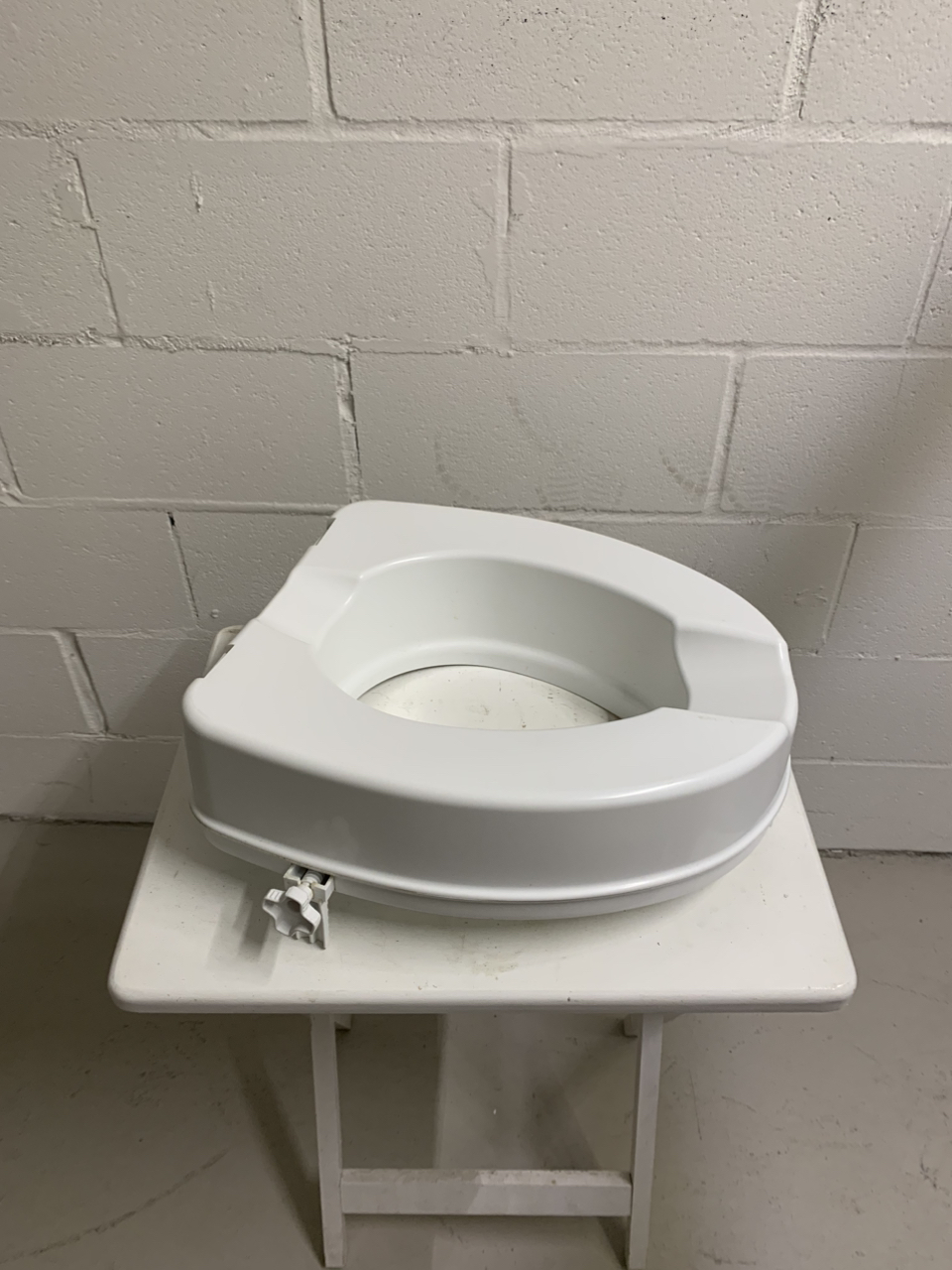 Raised toilet seat thumbnail