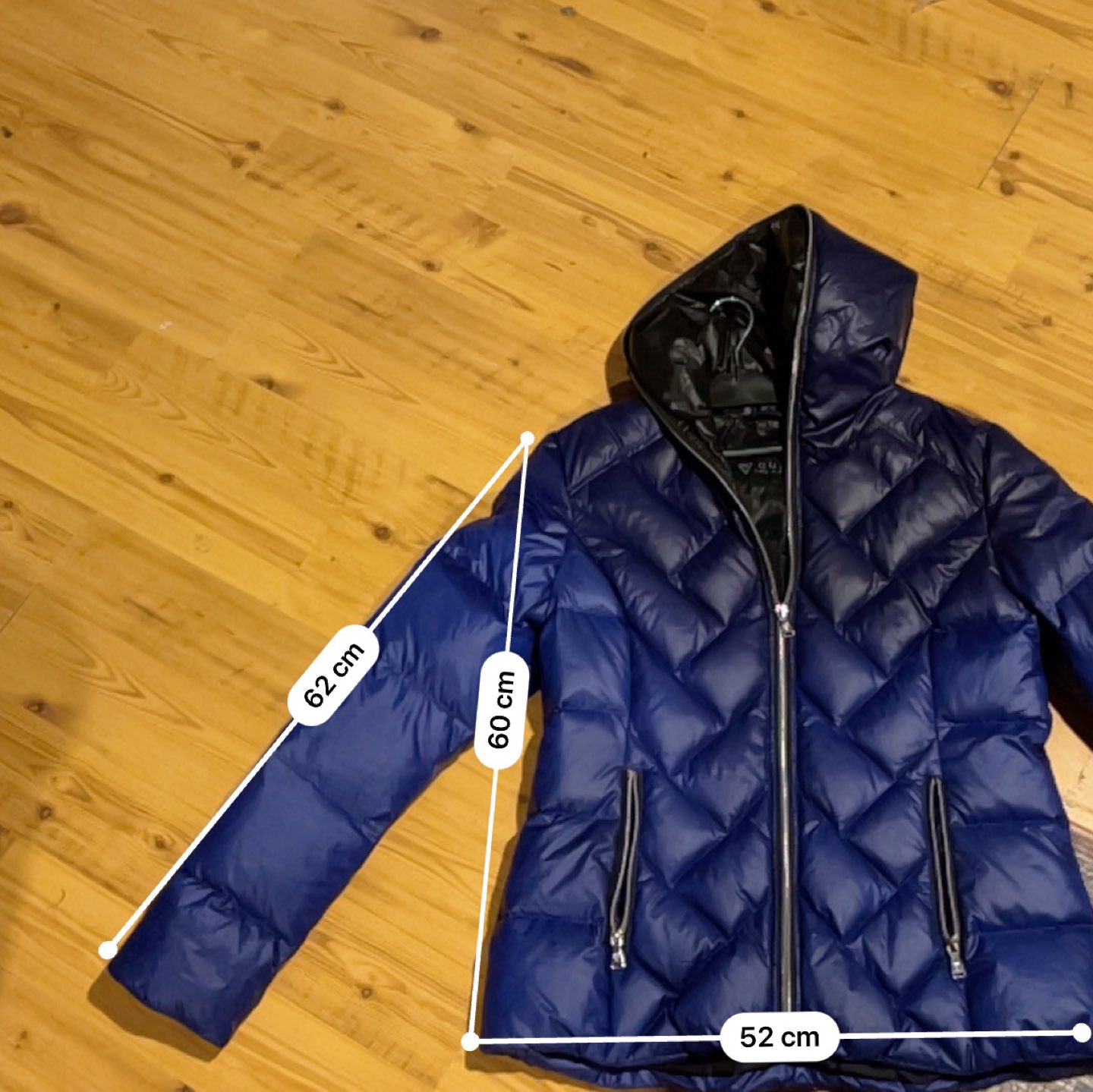 Guess puffer jacket image indicator(4)