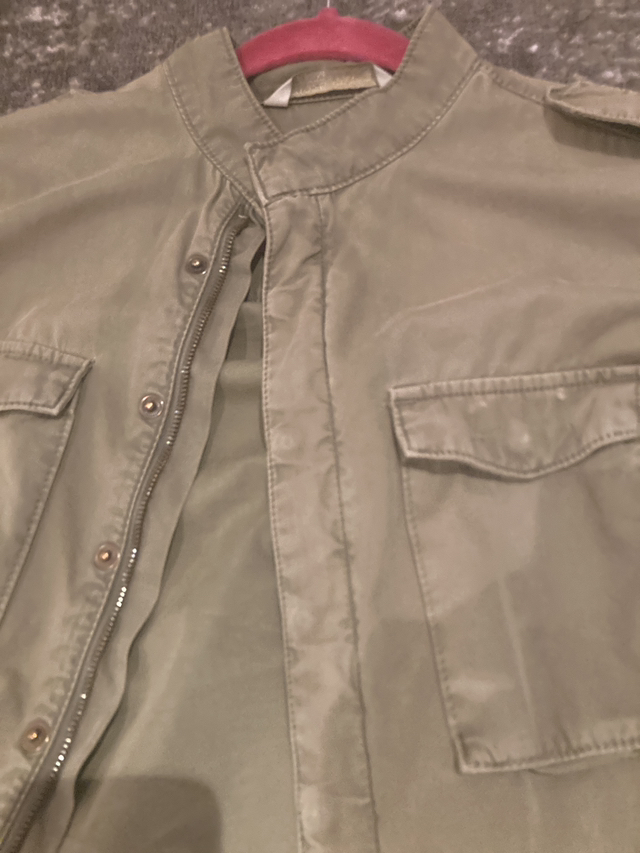 Olive green cargo jacket image indicator(2)