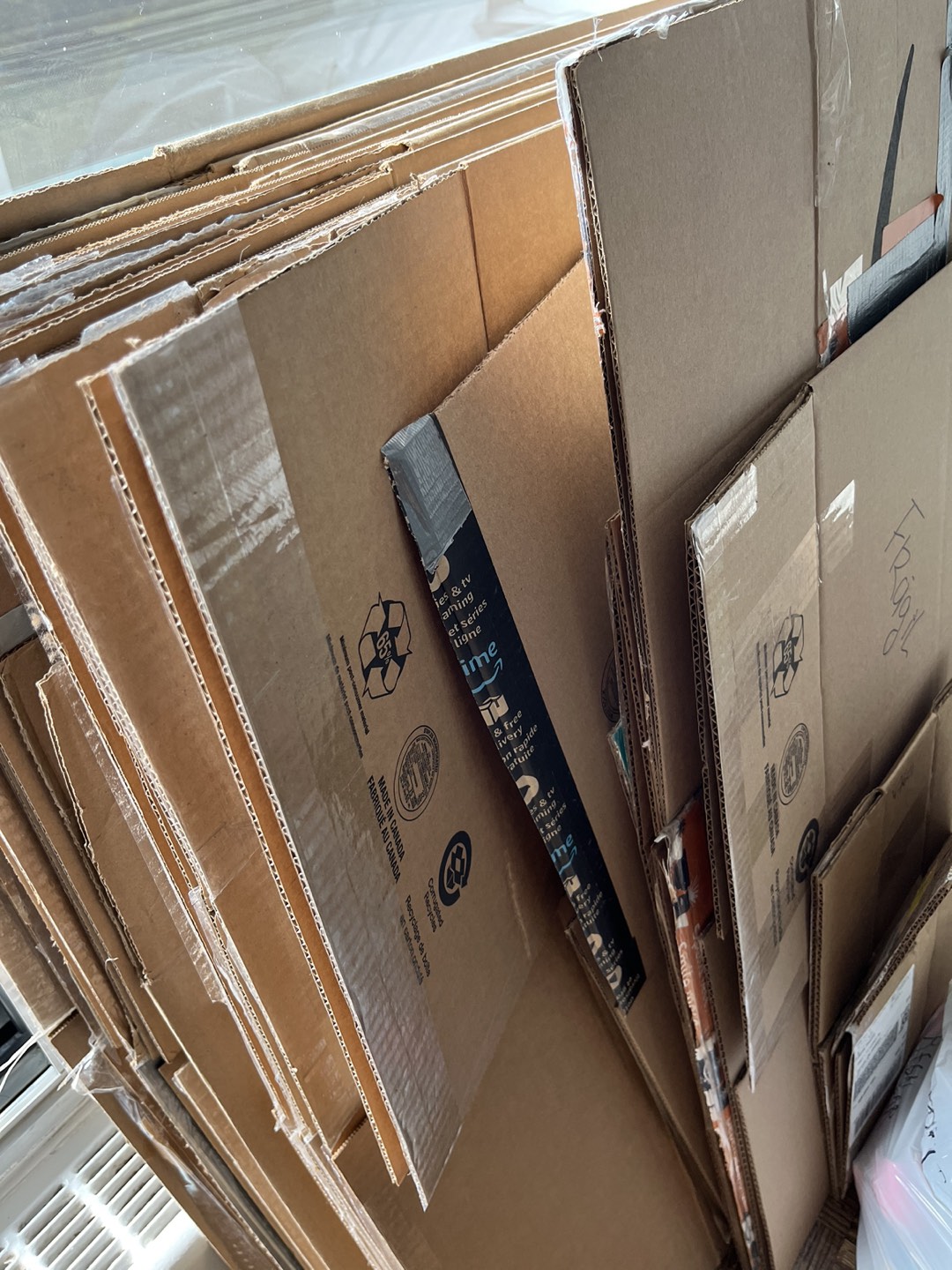 Moving cardboard boxes image indicator(2)
