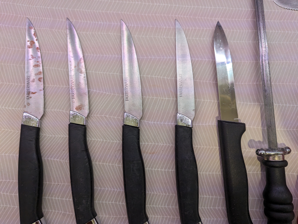 knife set & can opener, some rust some missing knives - photo 3