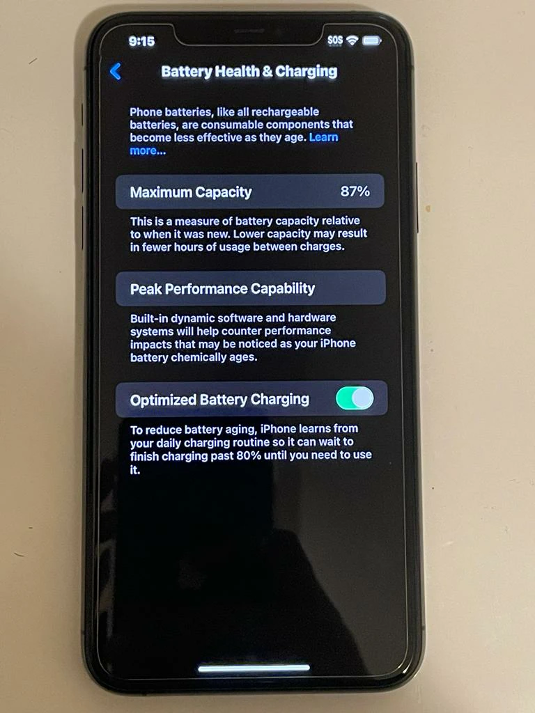 iPhone 11 Pro Max mint condition - photo 3