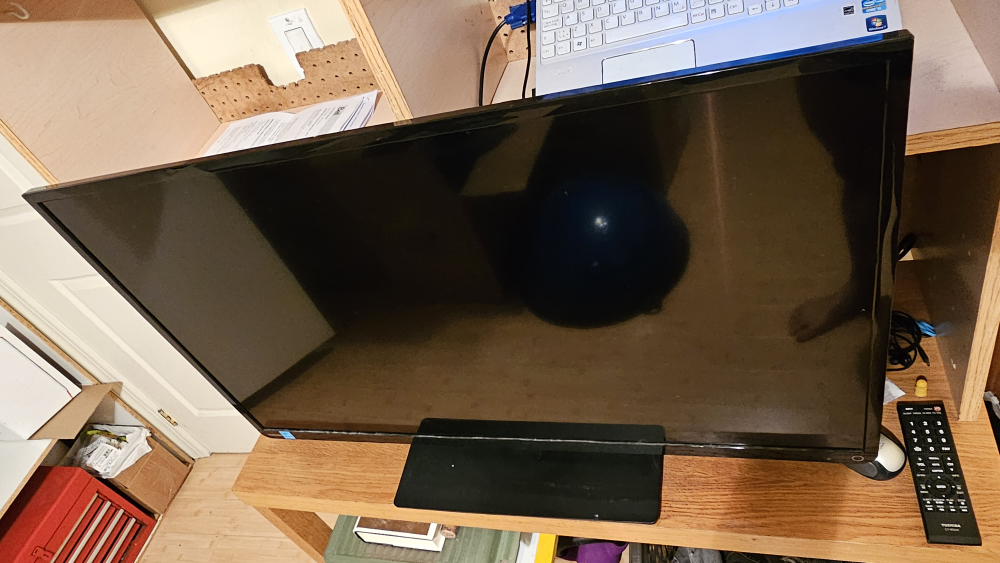 Toshiba LCD flat Screen TV thumbnail