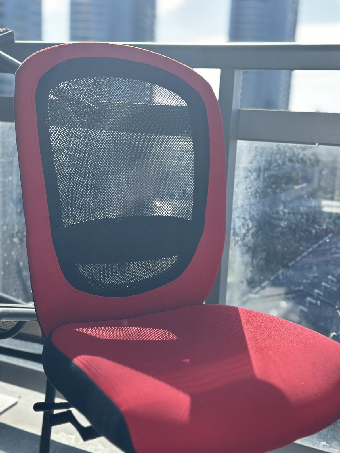 Red office chair - photo 2