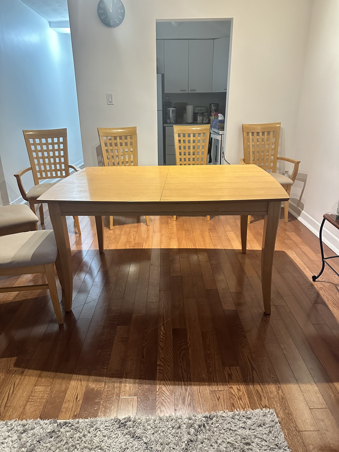 Dining table Set image indicator(3)