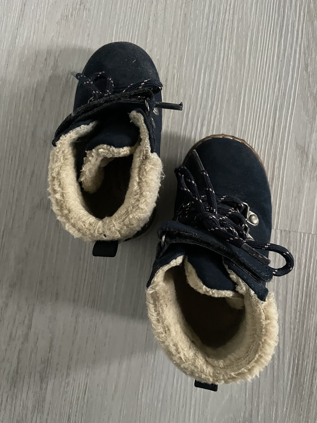 Stylish toddler boy blue suede boots size 6 - photo 3