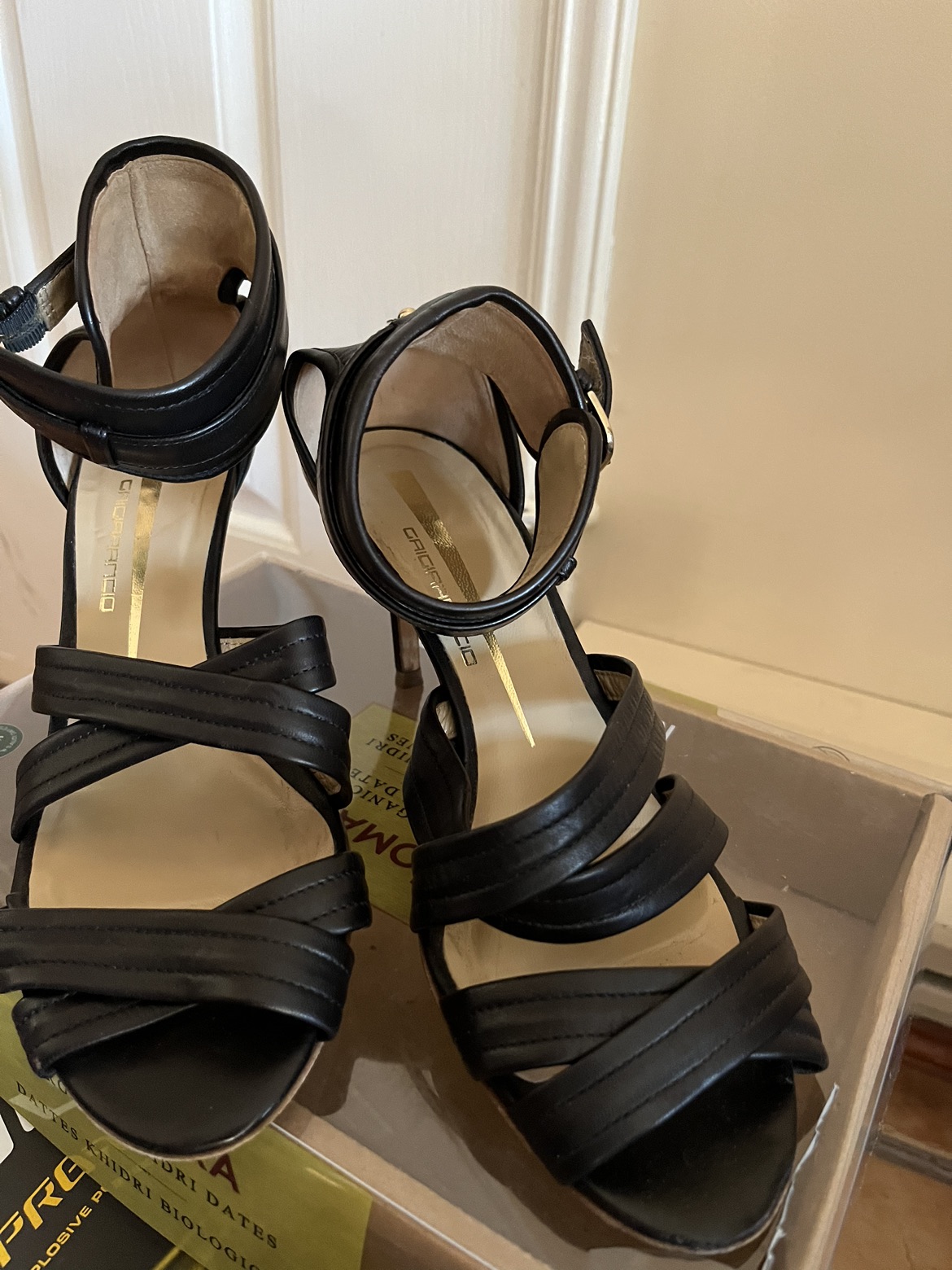 Elegant Shoes image indicator(2)