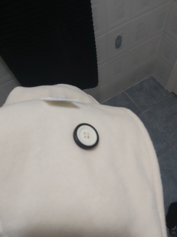 RK cashmere and wool beige trenchcoat, size large (L) image indicator(8)