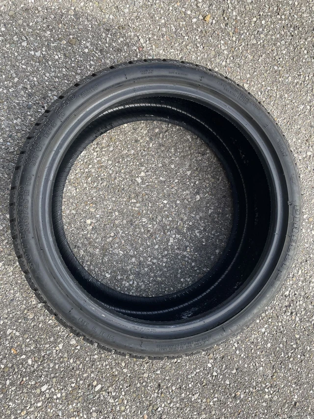 Mint Condition 4x Pirelli Snow Tires 245/35/R19 image indicator(4)