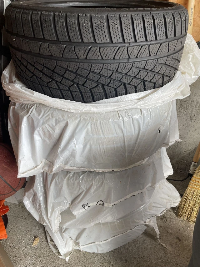 Mint Condition 4x Pirelli Snow Tires 245/35/R19 image indicator(7)